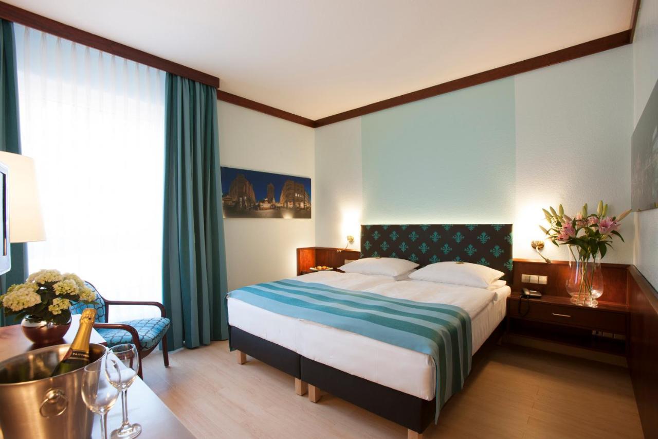 Leine Hotel Pattensen Eksteriør billede
