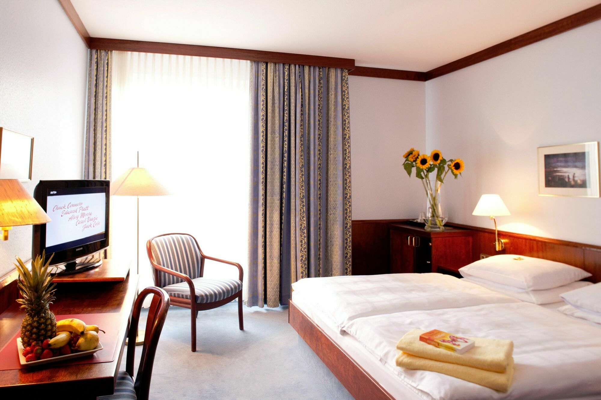 Leine Hotel Pattensen Eksteriør billede